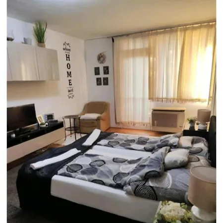 Apartment Heni *