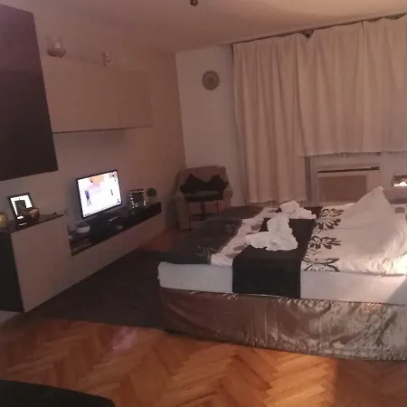 Heni Apartament