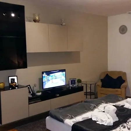Heni 아파트 나지카니자